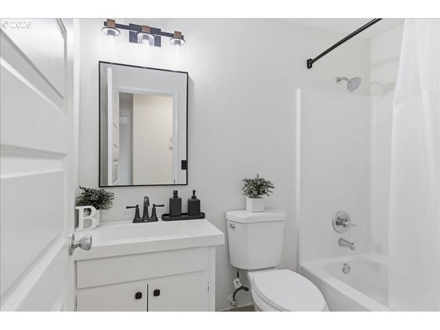 965 SAGRADA Cir, Keizer, OR 97303