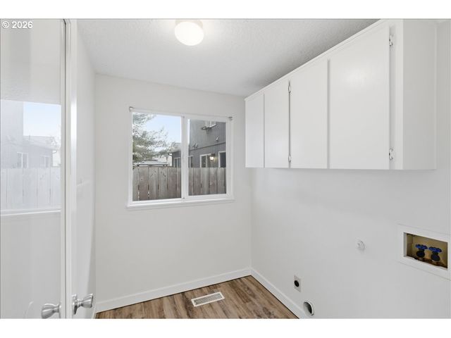 965 SAGRADA Cir, Keizer, OR 97303