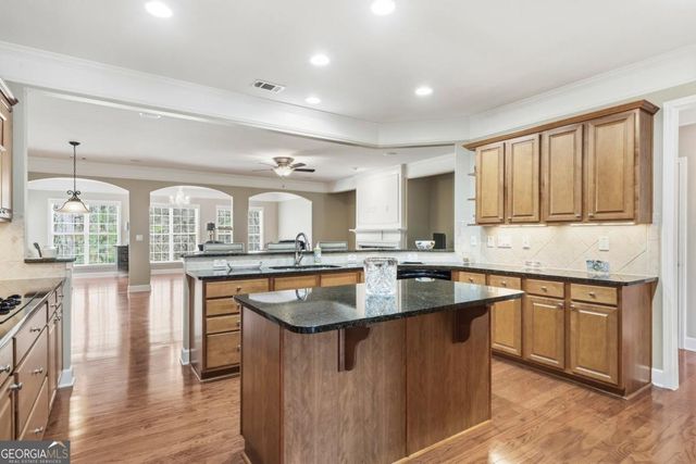 1000 Deep Water Way, Greensboro, GA 30642