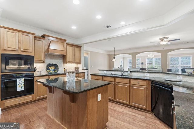 1000 Deep Water Way, Greensboro, GA 30642