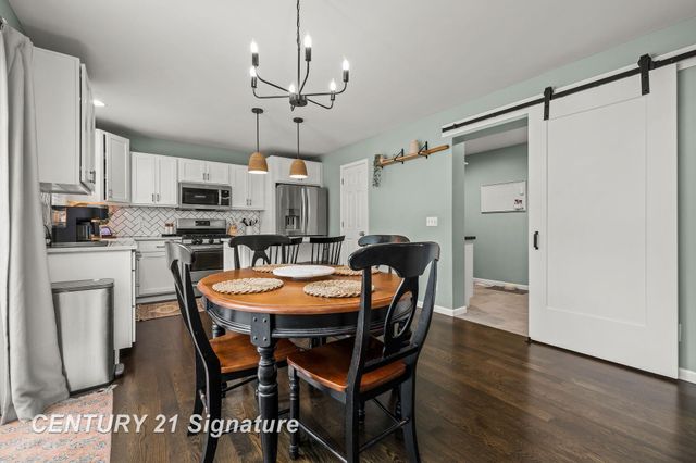 3911 Aspen Way, Midland, MI 48642