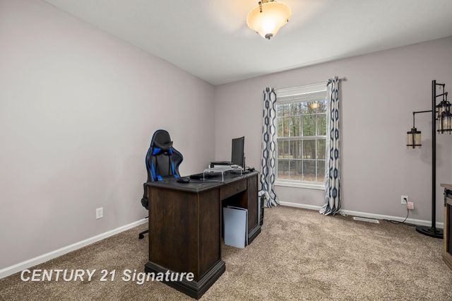 3911 Aspen Way, Midland, MI 48642