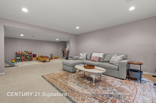 3911 Aspen Way, Midland, MI 48642