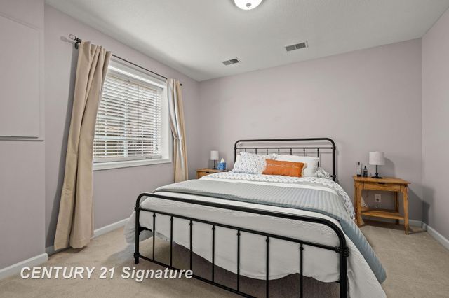 3911 Aspen Way, Midland, MI 48642