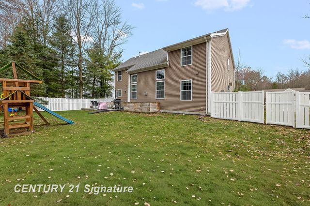 3911 Aspen Way, Midland, MI 48642