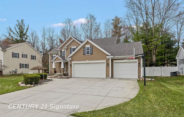 3911 Aspen Way, Midland, MI 48642