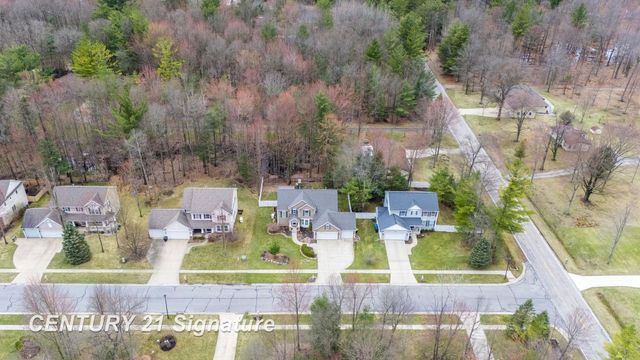 3911 Aspen Way, Midland, MI 48642