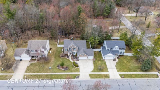 3911 Aspen Way, Midland, MI 48642