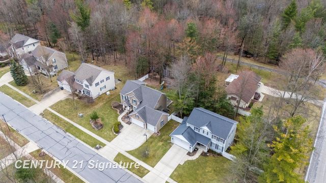 3911 Aspen Way, Midland, MI 48642
