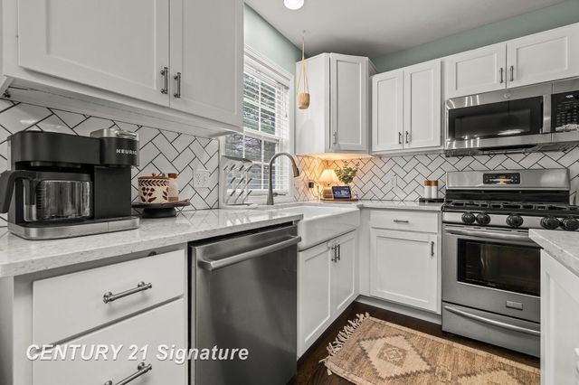 3911 Aspen Way, Midland, MI 48642