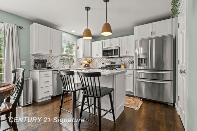 3911 Aspen Way, Midland, MI 48642
