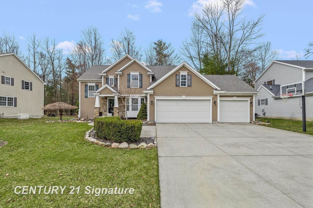 3911 Aspen Way, Midland, MI 48642