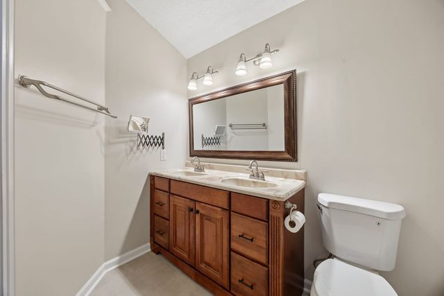 1990 Rock Springs Rd, Columbia, TN 38401