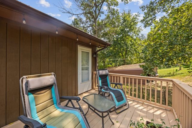 1990 Rock Springs Rd, Columbia, TN 38401