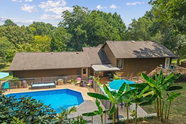 1990 Rock Springs Rd, Columbia, TN 38401
