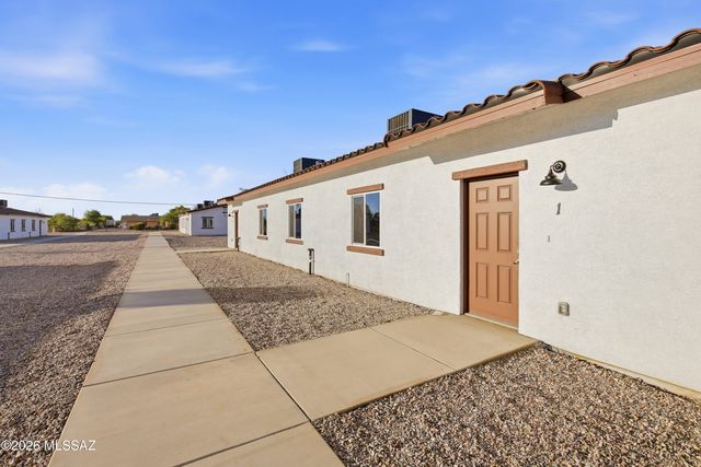 370 E Corona Road, Tucson, AZ 85756