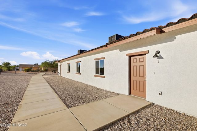 370 E Corona Road, Tucson, AZ 85756