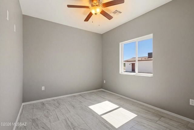 370 E Corona Road, Tucson, AZ 85756