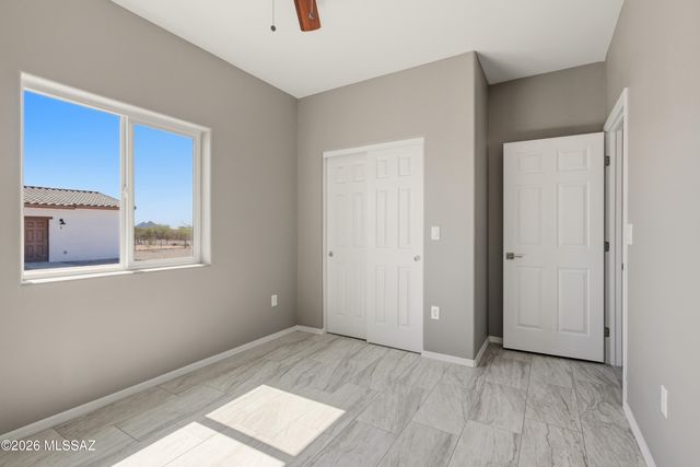 370 E Corona Road, Tucson, AZ 85756