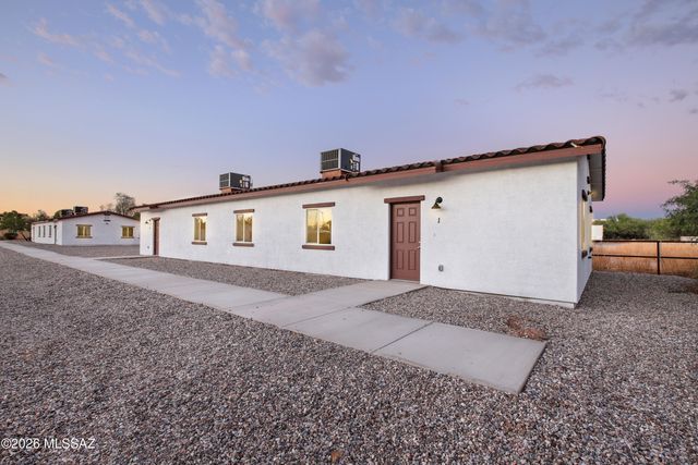 370 E Corona Road, Tucson, AZ 85756