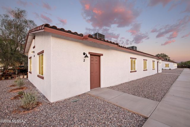 370 E Corona Road, Tucson, AZ 85756
