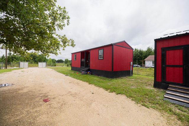 1715 County Road 3558, Cleveland, TX 77327