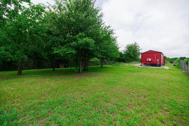 1715 County Road 3558, Cleveland, TX 77327