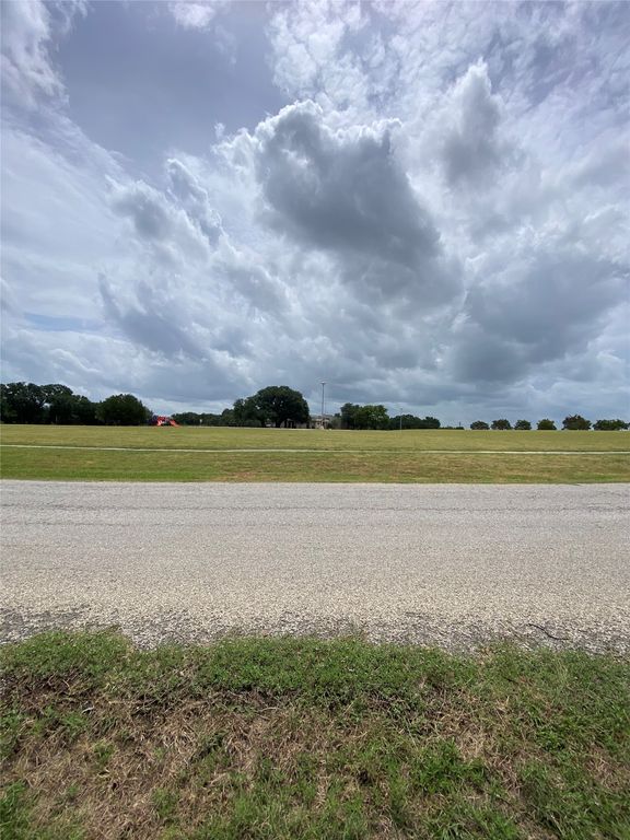 4043 Apache Circle, Granbury, TX 76048