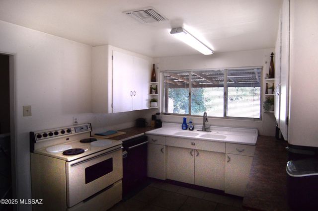 370 Naugle Avenue, Patagonia, AZ 85624