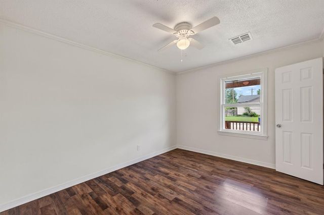 204 E Fairchild Drive, Midwest City, OK 73110