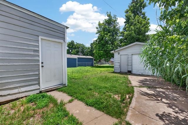 204 E Fairchild Drive, Midwest City, OK 73110