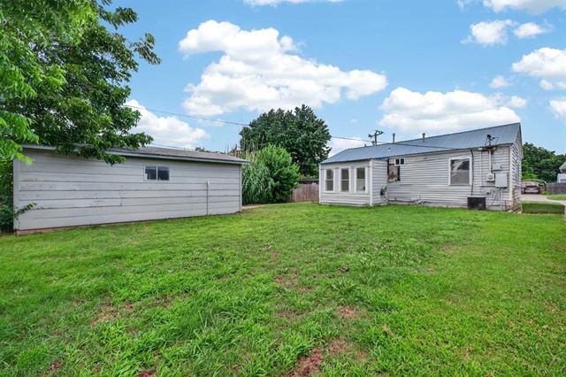 204 E Fairchild Drive, Midwest City, OK 73110