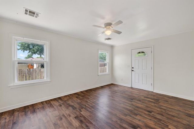 204 E Fairchild Drive, Midwest City, OK 73110