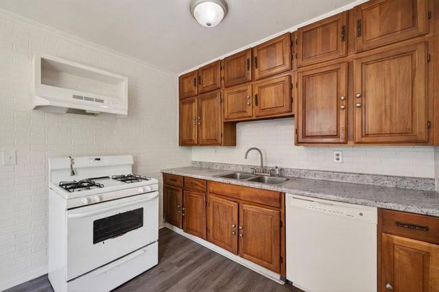 204 E Fairchild Drive, Midwest City, OK 73110