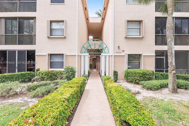 4101 E Coral Tree Circle 313, Coconut Creek, FL 33073