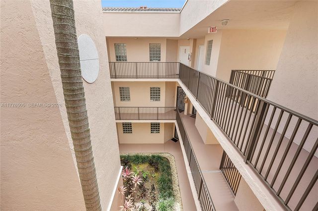 4101 E Coral Tree Circle 313, Coconut Creek, FL 33073