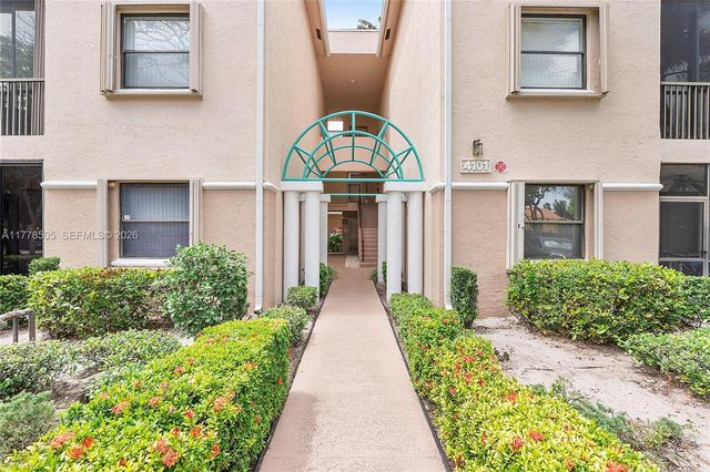 4101 E Coral Tree Circle 313, Coconut Creek, FL 33073