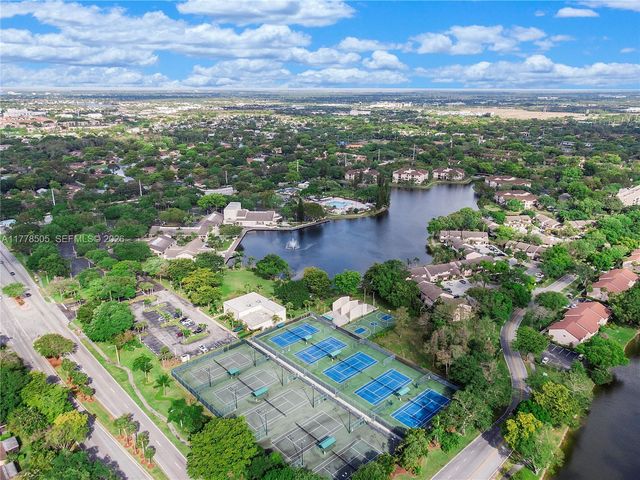 4101 E Coral Tree Circle 313, Coconut Creek, FL 33073