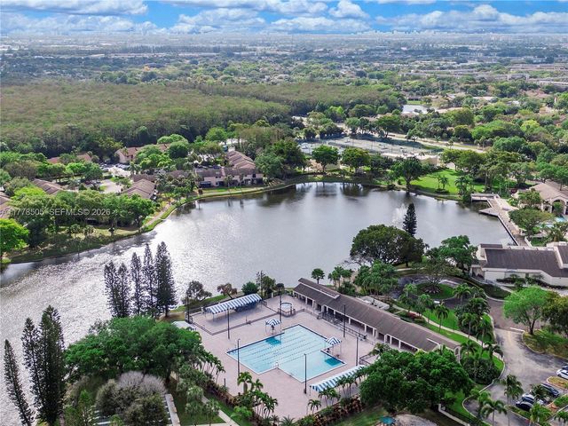 4101 E Coral Tree Circle 313, Coconut Creek, FL 33073