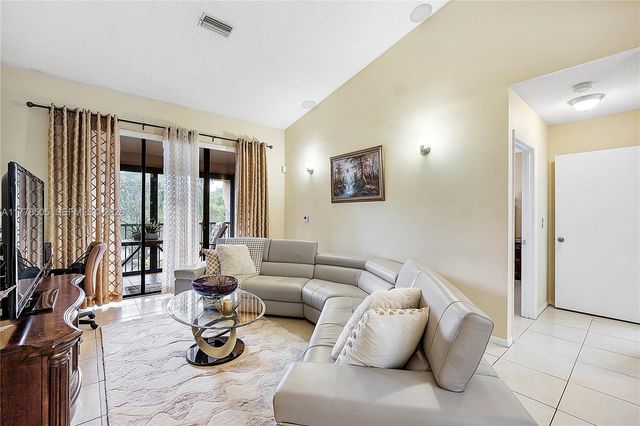 4101 E Coral Tree Circle 313, Coconut Creek, FL 33073