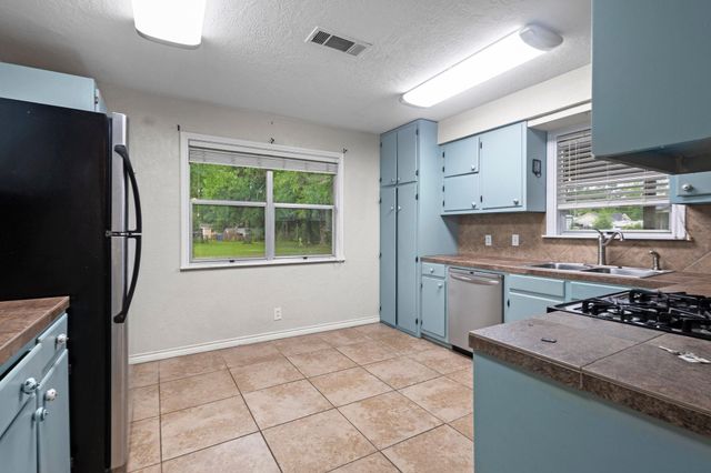 8598 Cornell Street, Lumberton, TX 77657