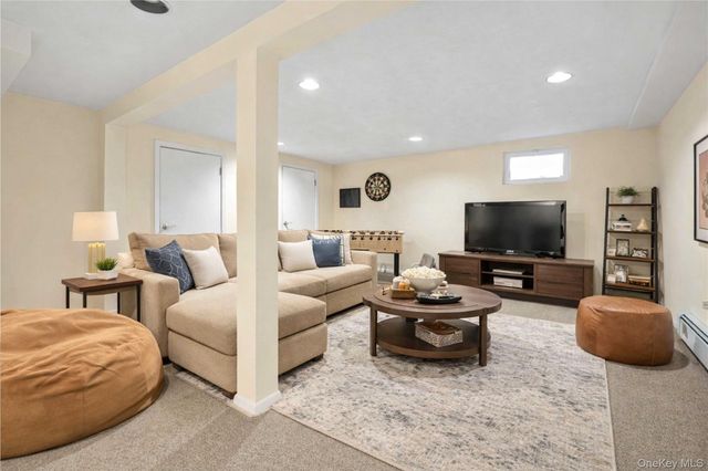 61 Squirrel Hill Road, East Hills, NY 11577