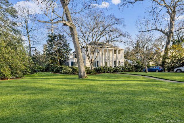 61 Squirrel Hill Road, East Hills, NY 11577