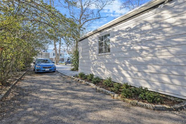 61 Squirrel Hill Road, East Hills, NY 11577