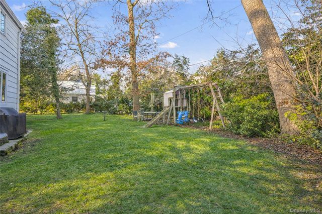 61 Squirrel Hill Road, East Hills, NY 11577