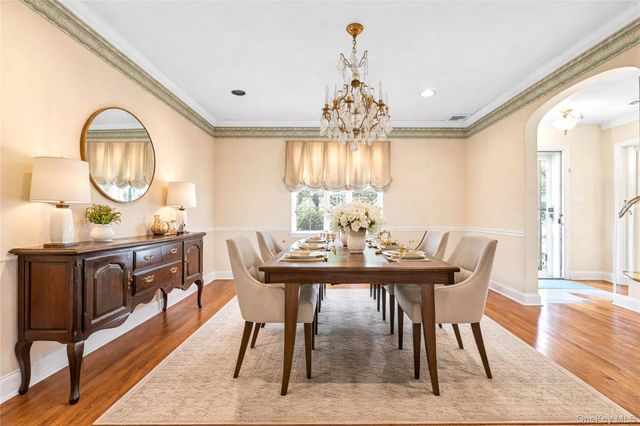 61 Squirrel Hill Road, East Hills, NY 11577