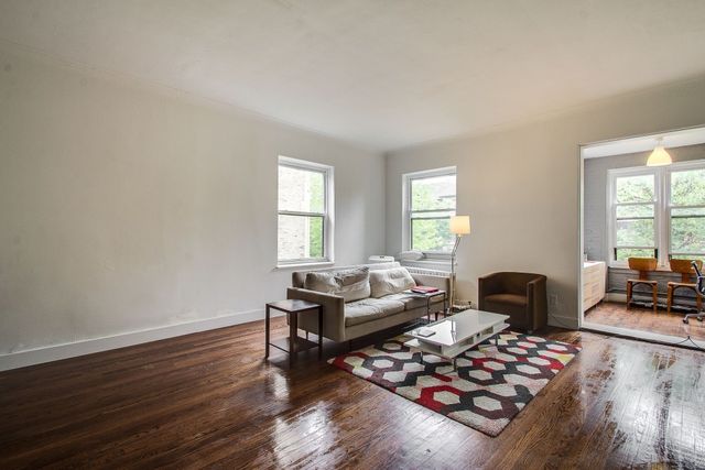 1145 E Hyde Park Boulevard 2A, Chicago, IL 60615