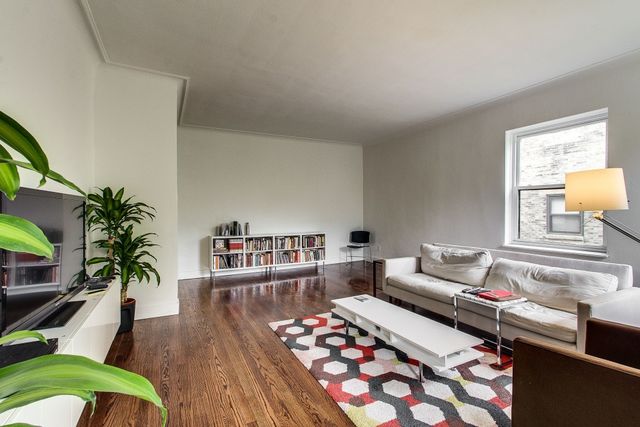1145 E Hyde Park Boulevard 2A, Chicago, IL 60615