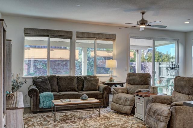 241 Ryans Ln, Grass Valley, CA 95945