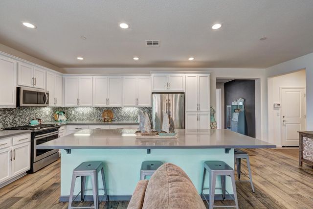 241 Ryans Ln, Grass Valley, CA 95945